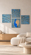Vierteiliges handgefertigtes Leinwandbild-Set mit stilisiertem Pfauenmotiv in Blau, Türkis und Gold. Strukturierte Acrylmalerei auf Leinwand als einzigartiges Wandkunst-Unikat von Solas Artwork.