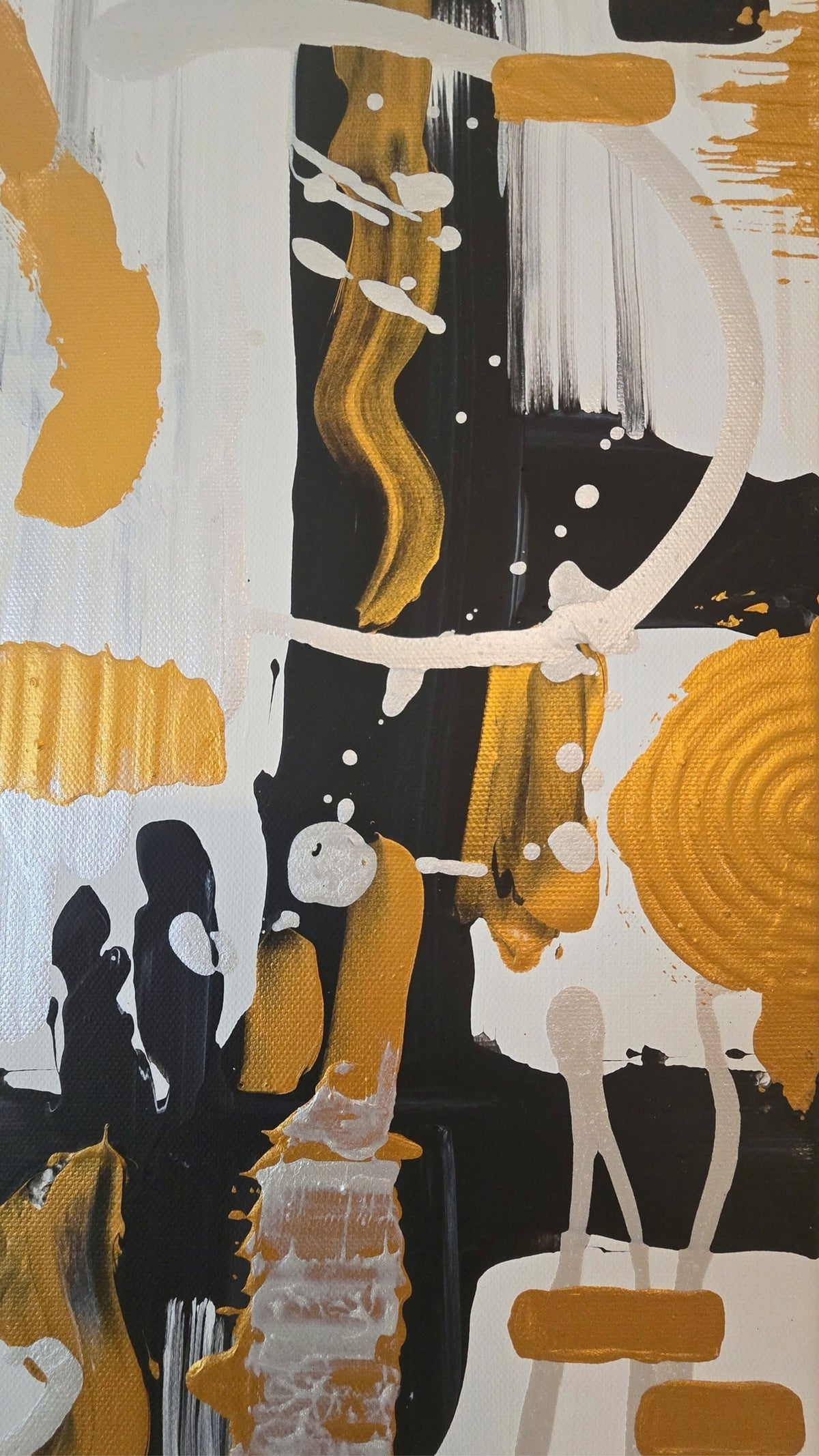 Dreiteiliges abstraktes Struktur Leinwandbild Cadence in Gold, Schwarz, Weiss und Silber mit Kreisen, Linien und plastischen Elementen.