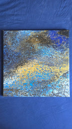 Solas Deep Current abstraktes Acryl-Wandbild auf Leinwand in Blau, Gold und Schwarz mit organischen Zellstrukturen
