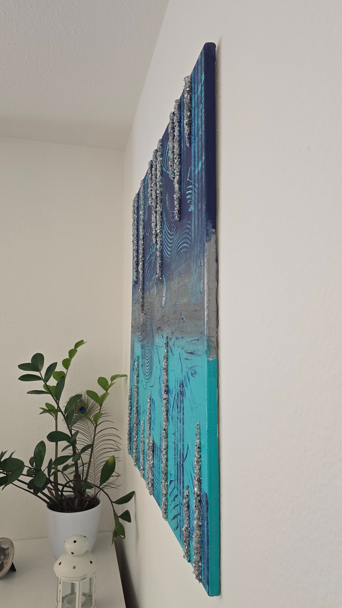 Handgefertigtes Struktur-Leinwandbild “Solas Frozen Horizon” in Blau, Türkis und Silber, 80 × 80 cm.