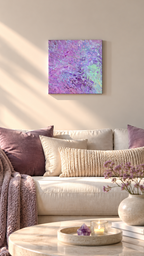 Quadratisches Acryl-Leinwandbild mit fliessenden Zellstrukturen in Flieder, Rosé, Violett und zarten Minttönen.