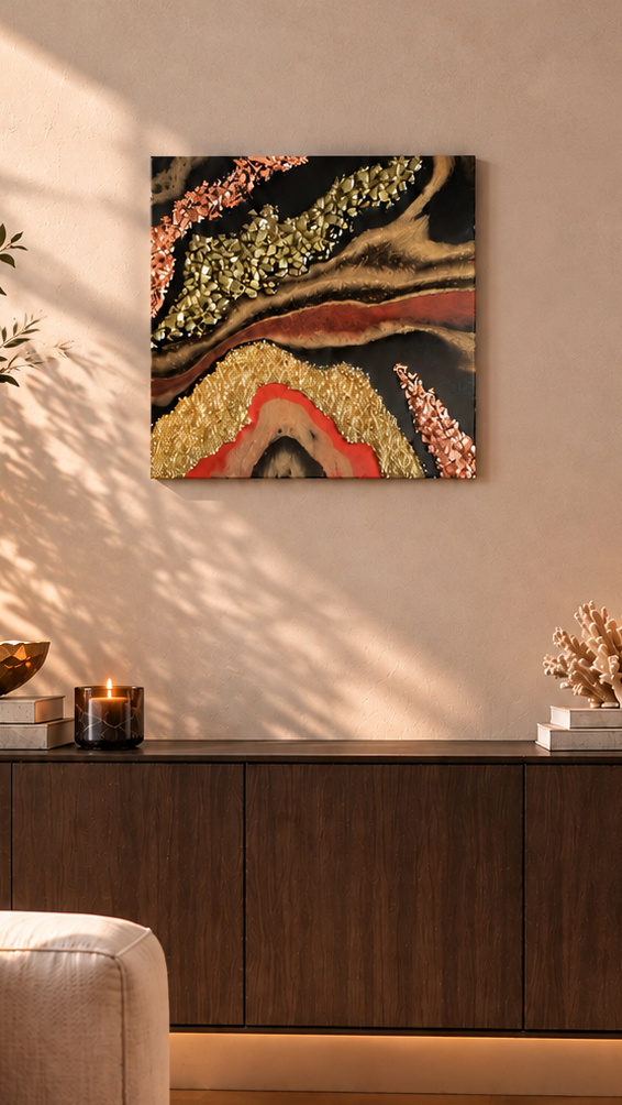 Quadratisches Resin Strukturbild Solas Mineral Glow in Schwarz, Gold, Kupfer und Perlmutt mit Steinen und plastischen Strukturelementen.