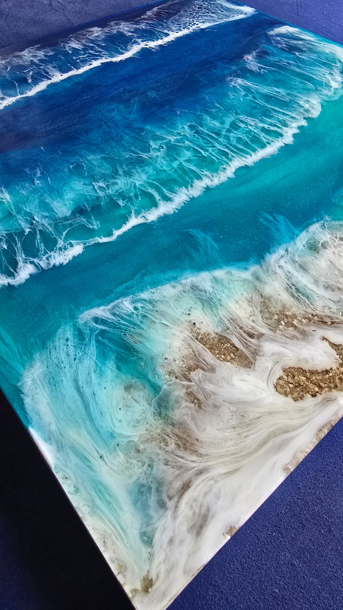 Resin-Meeresbild Solas Ocean Breeze 40 × 40 cm in Blau und Türkis mit weissen Wellenstrukturen