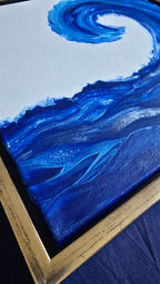 Solas Ocean Curl Acryl-Wellenbild 40 × 40 cm in Blautönen mit goldfarbenem Schattenfugenrahmen