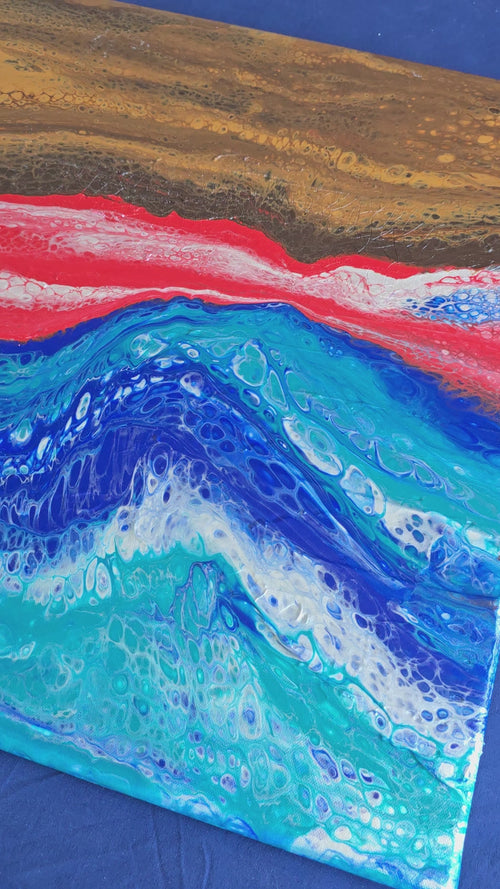 Abstraktes Leinwandbild mit fliessenden Blau- und Türkistönen, rot-weisser Farbschicht und strukturierter brauner Fläche mit sichtbaren Rissen.